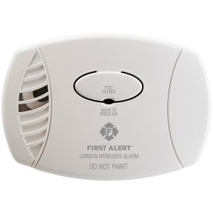First Alert 1039734 Plug-in Carbon Monoxide Alarm with Battery Backup